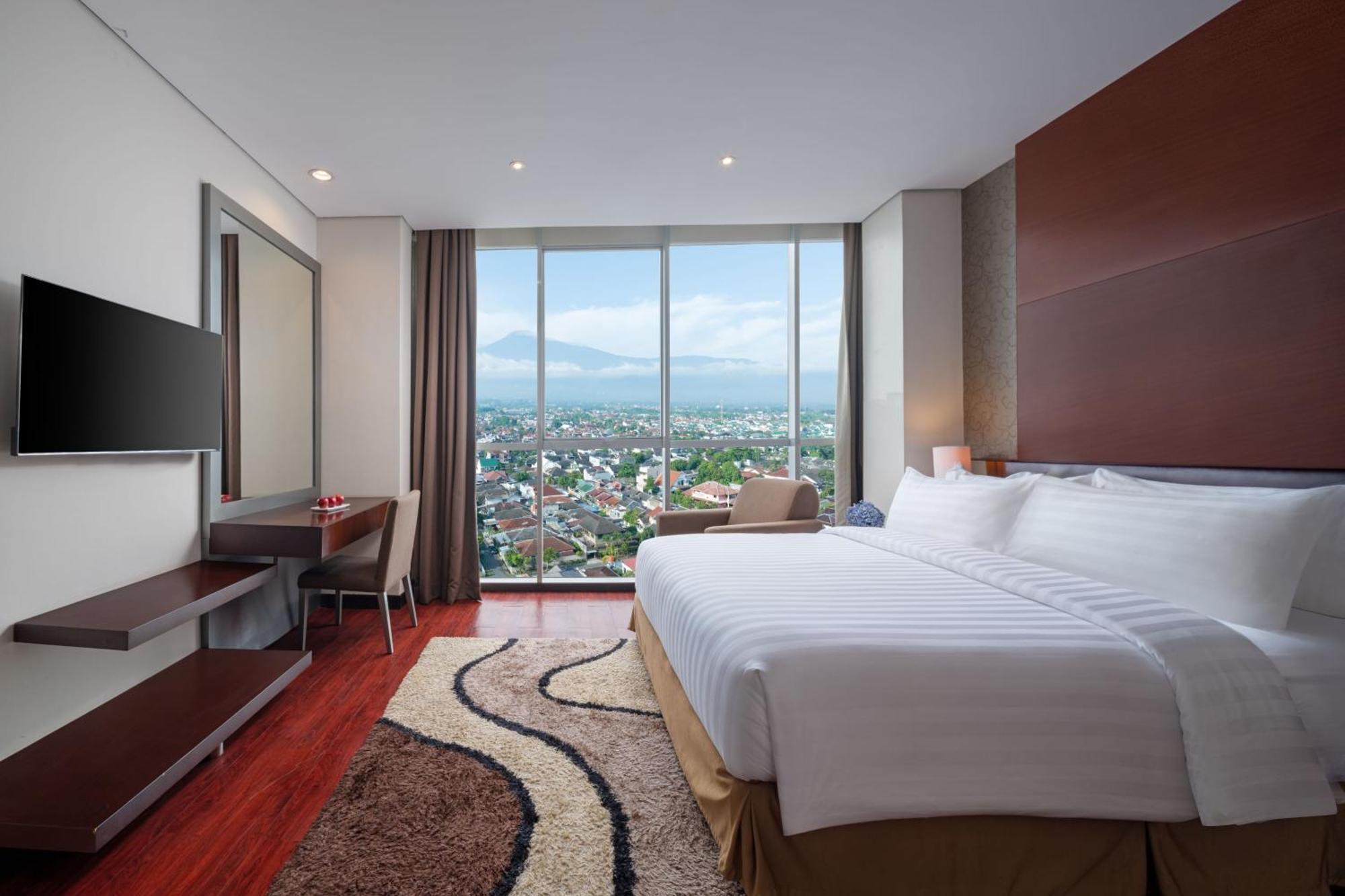 Aston & Conference Center 4*