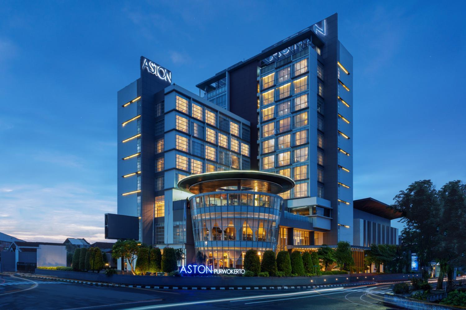 Aston & Conference Center Hotel 4*